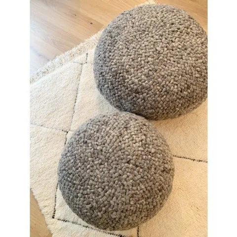POUF GALET pure laine Gris clair chiné