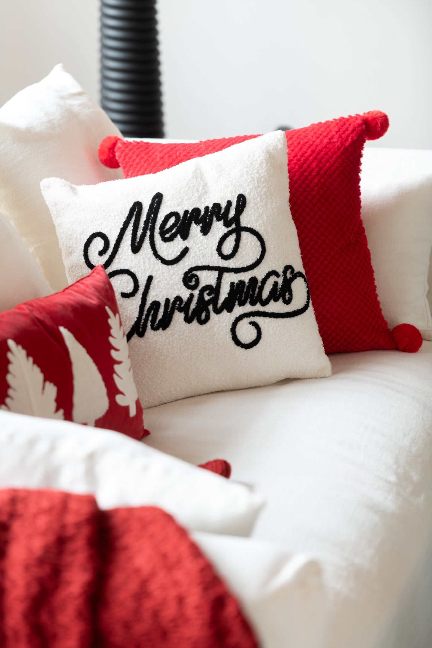 MERRY - Coussin bouclette écru/noir 45 x 45 cm