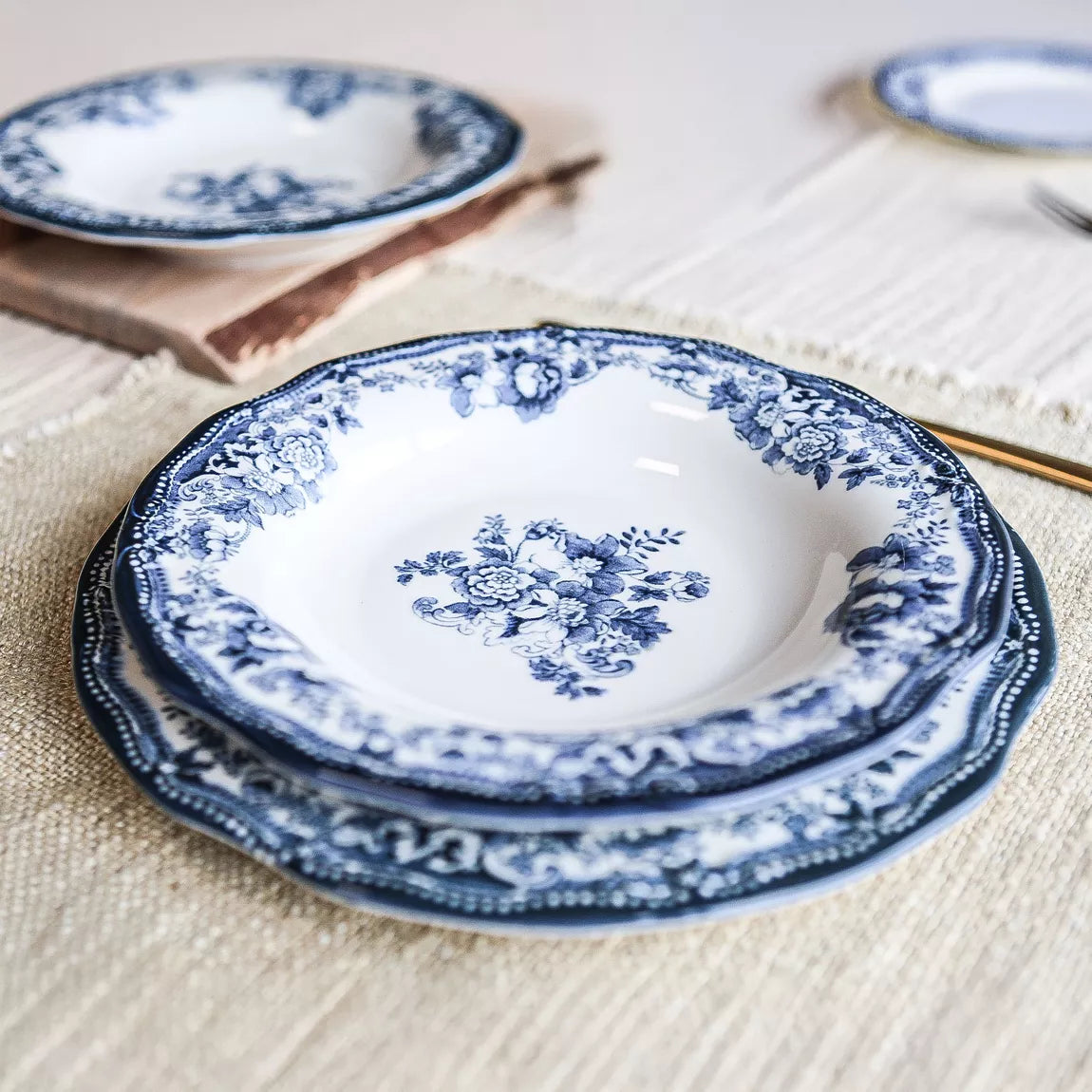 FAUSTINE Assiette creuse 22 cm en porcelaine bleue