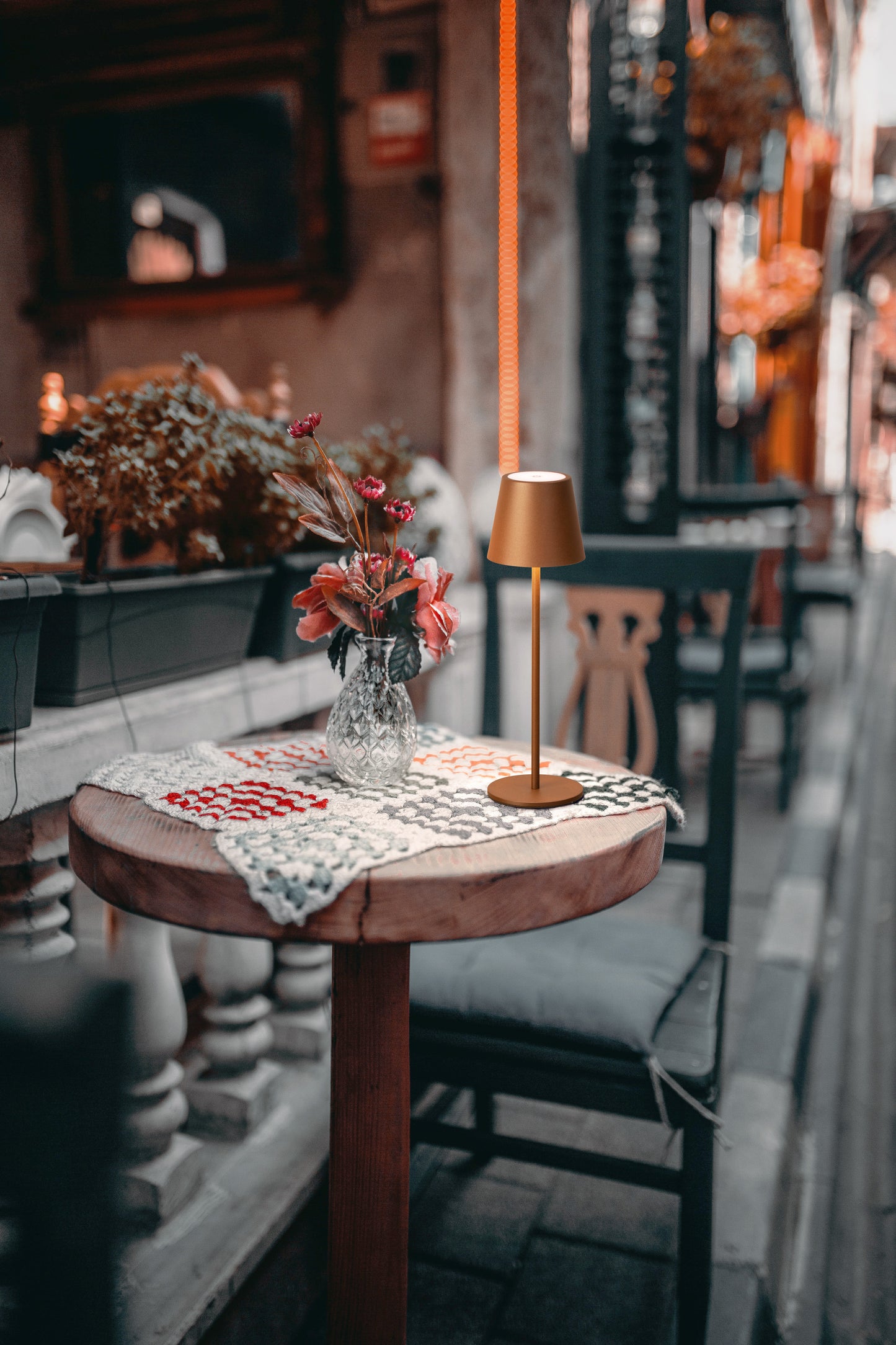 LAMPE DE TABLE LED - Extérieur marron rouille H 27,5 cm