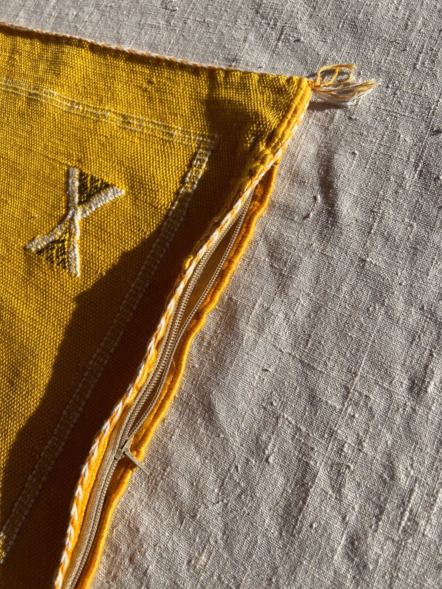 Coussin Berbère - Jaune/noir - 45 x 45 cm environ