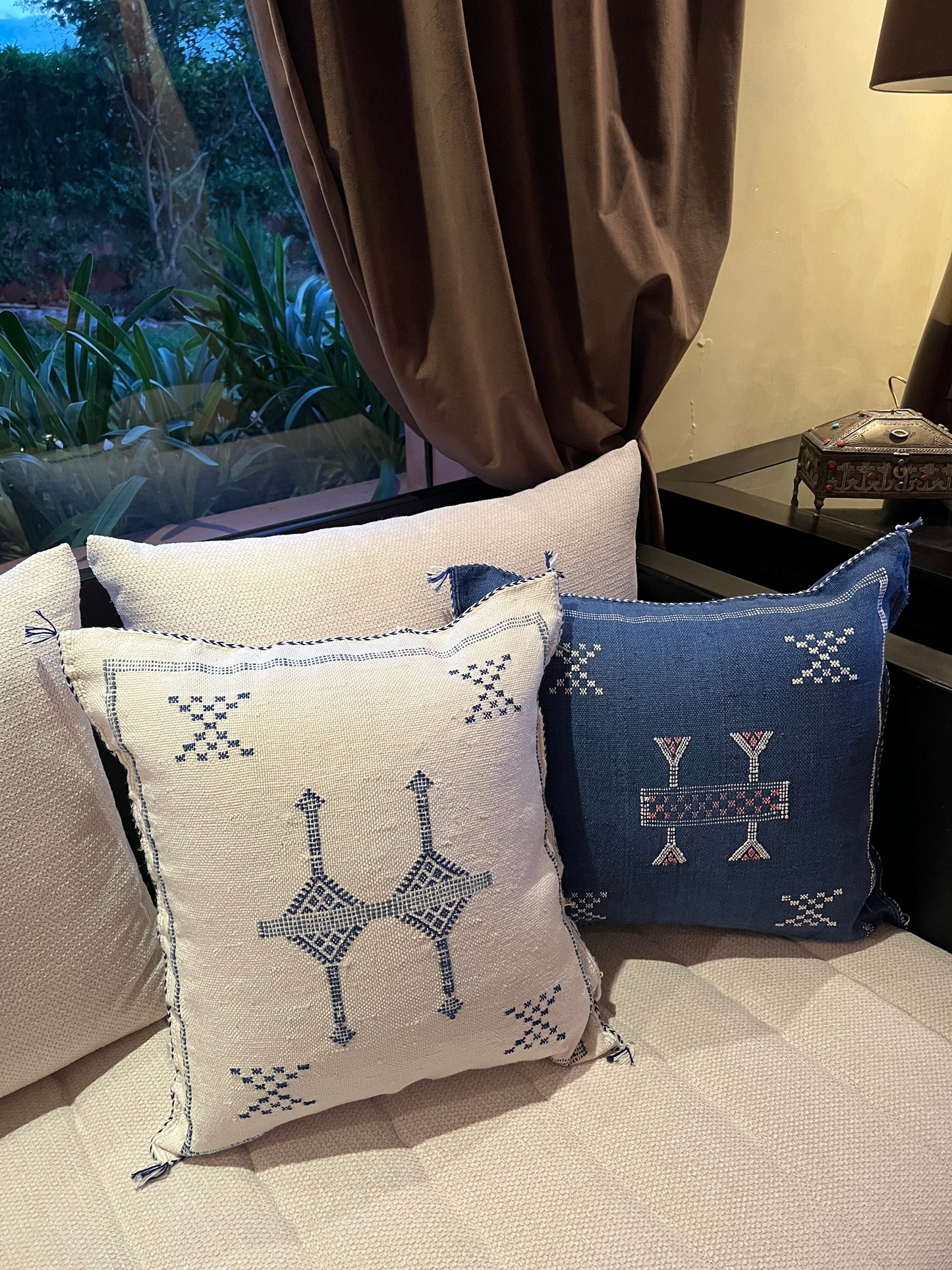 Coussin Berbère - Ecru/ bleu - 45 cm x 45 cm environ