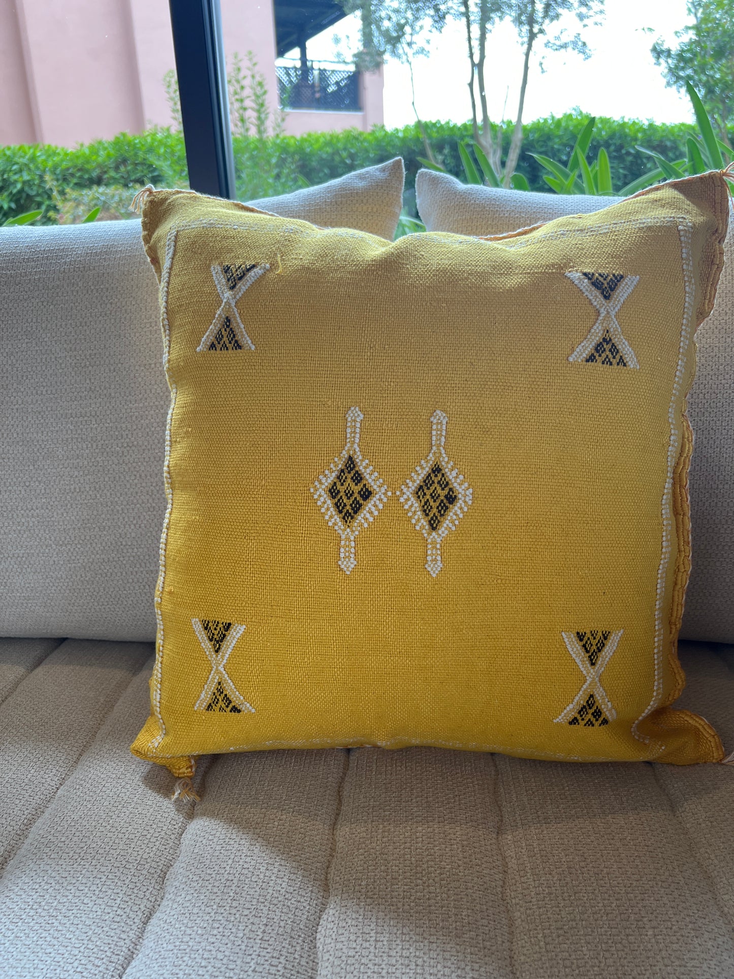 Coussin Berbère - Jaune/noir - 45 x 45 cm environ