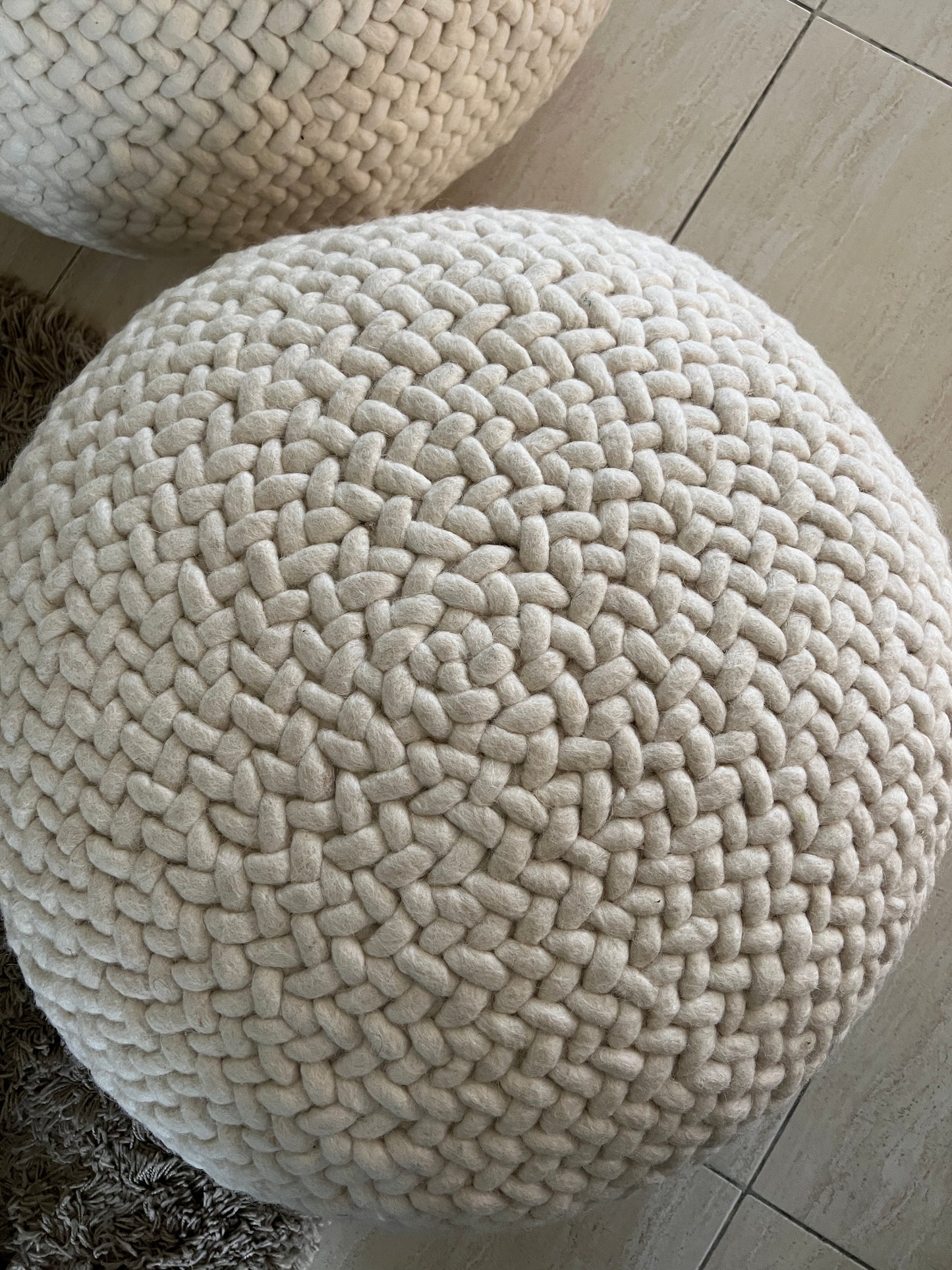 POUF GALET pure laine Ecru