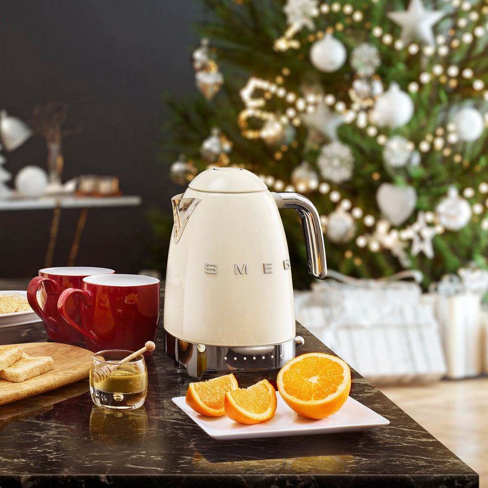 BOUILLOIRE SMEG Température Réglable  1,7L Crème