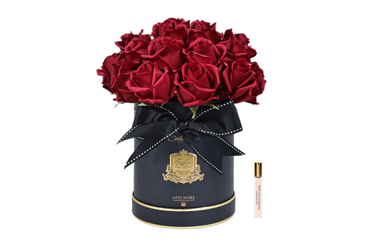 Bouquet rond boite à chapeaux Luxe bourgeons de roses rouge carmin