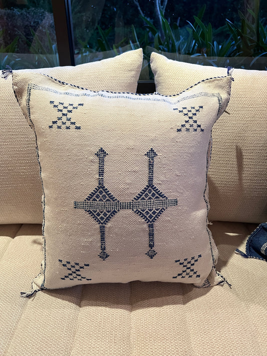 Coussin Berbère - Ecru/ bleu - 45 cm x 45 cm environ