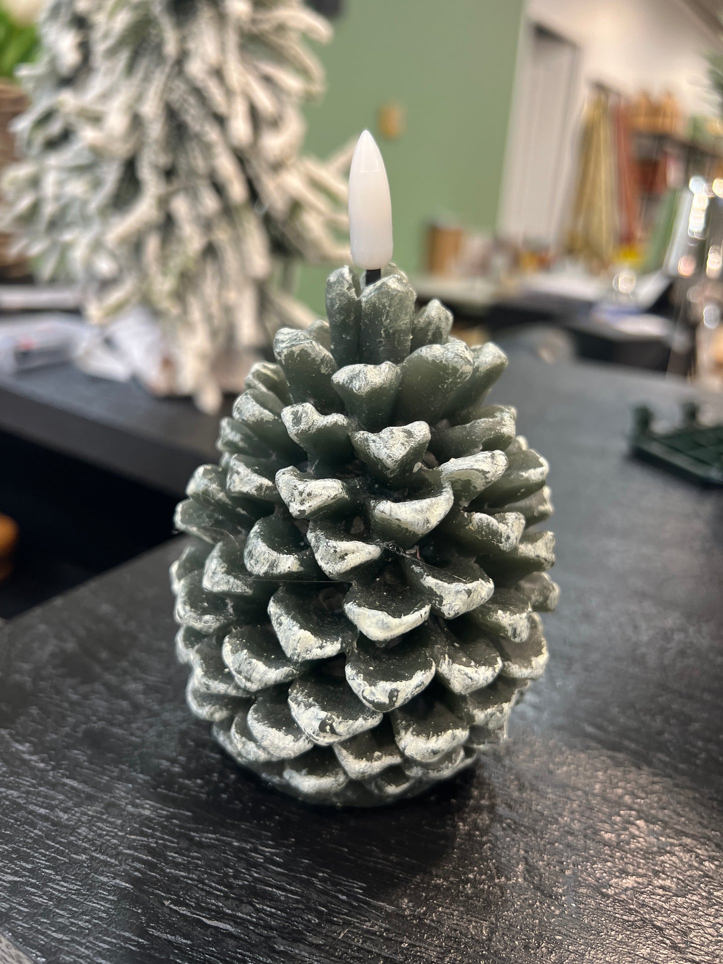 Bougie pomme de pin verte blanc chaud