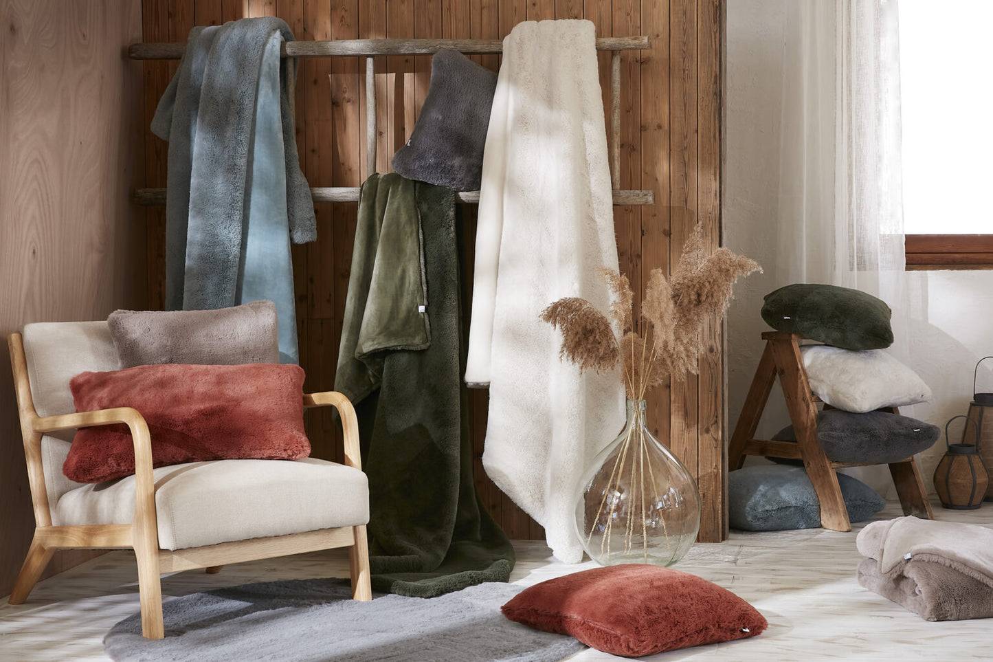 SWEN - coussin fausse fourrure Loutre