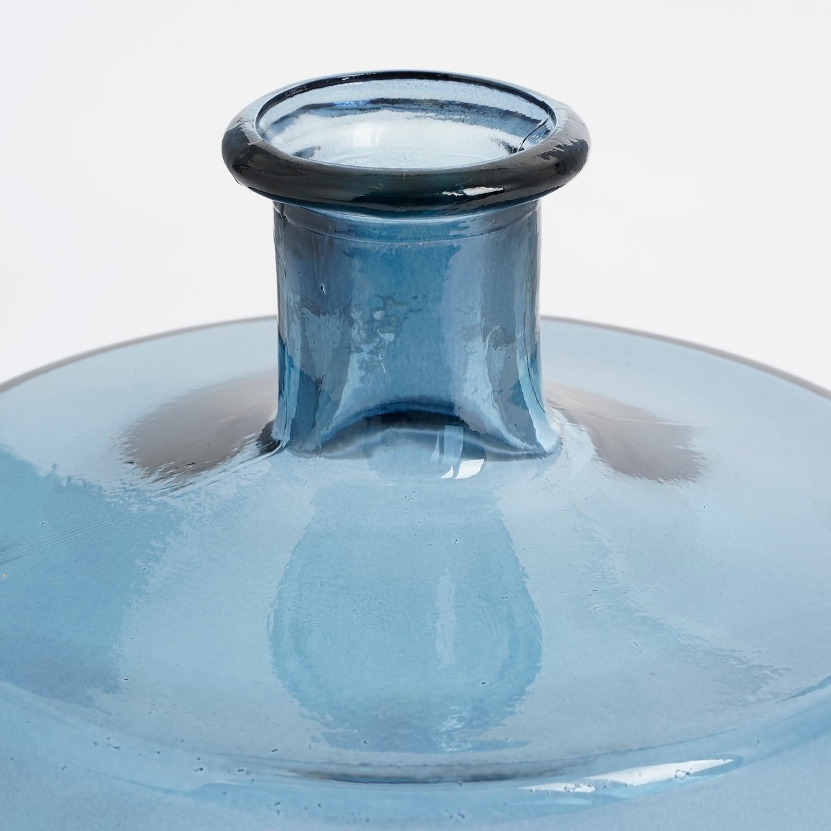 GUAN - Vase Bouteille - H26 x Ø21 cm - Verre recyclé - Bleu